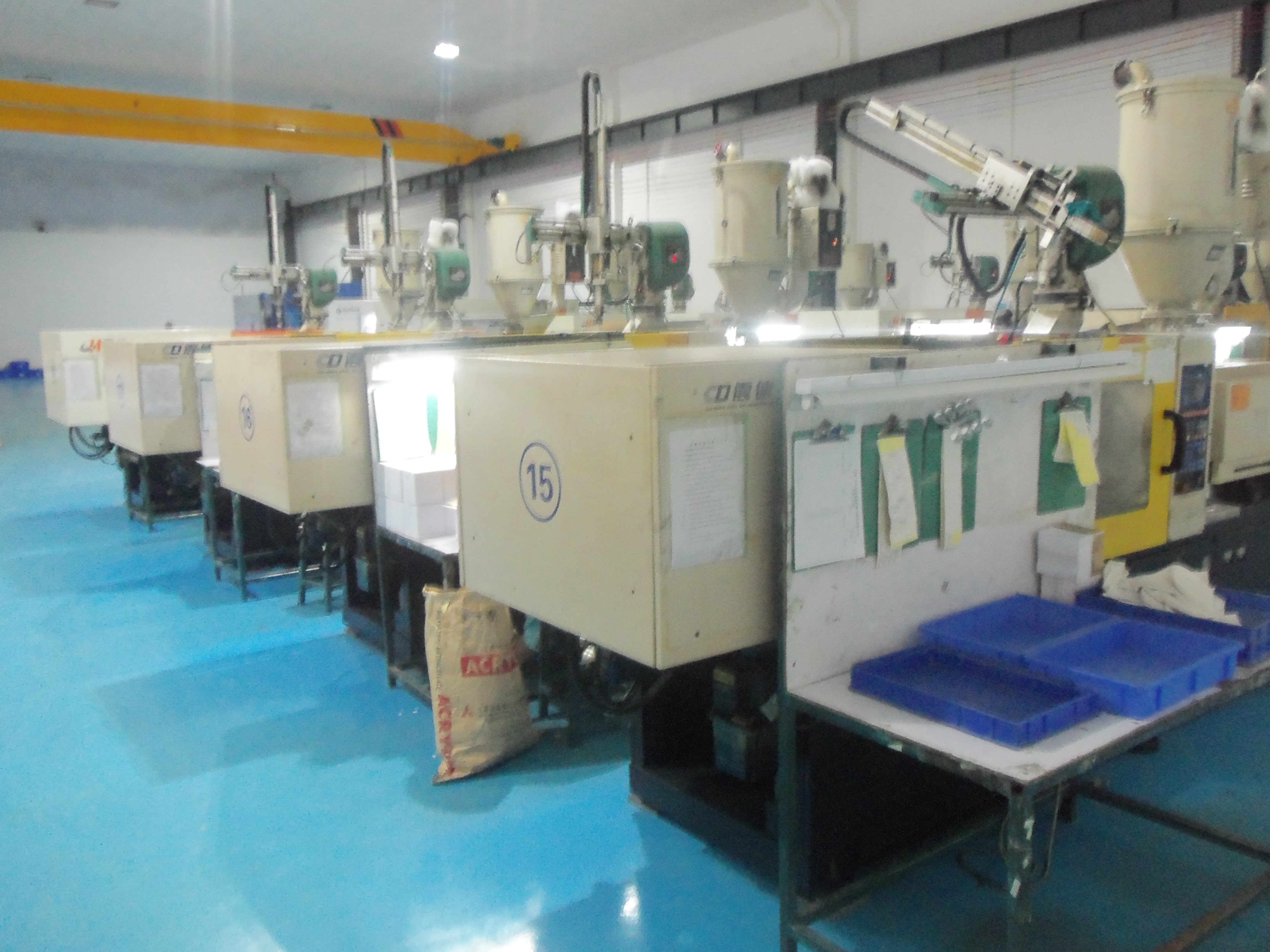 旭錦塑膠模具有限公司，注塑模具車(chē)間